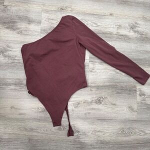 NA KD One Shoulder Long Sleeve Bodysuit Mauve Size L Snap Closure Thong